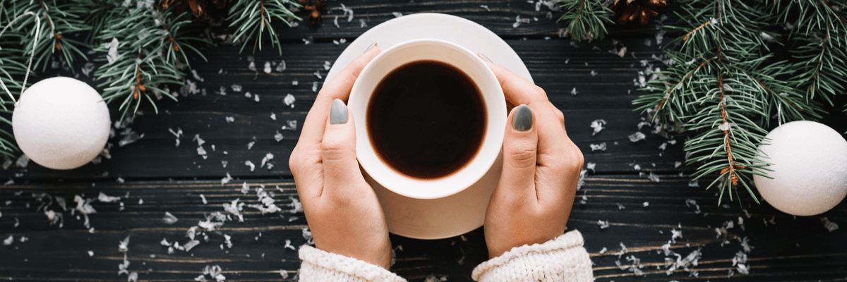 Hands-holding-coffee